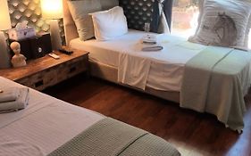 Villa Vravrona Tower&Suites